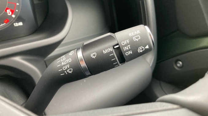 Land Rover Defender 3.0 D250 X-Dynamic HSE 110 5dr Auto Diesel Estate - Image 37